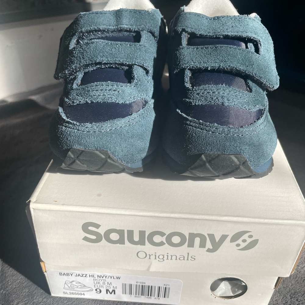 Saucony size 9